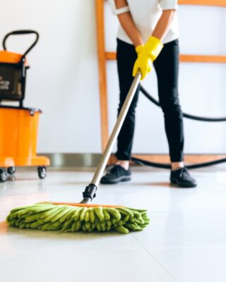 Đội Dọn Vệ Sinh Công Nghiệp Chuyên Nghiệp: Giải Pháp Tối Ưu Cho Không Gian Sạch Toàn Diện